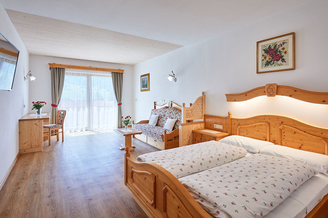 double-room-suite-schoenwald-in-south-tyrol-01